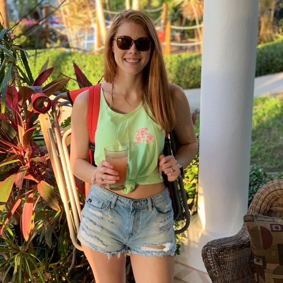 Meet your Posher, Mikayla - Picture 2 of 6